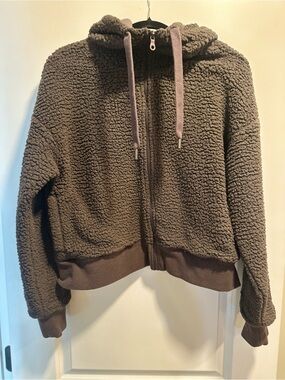Cozy Sherpa Zip-Up Hoodie in Taupe